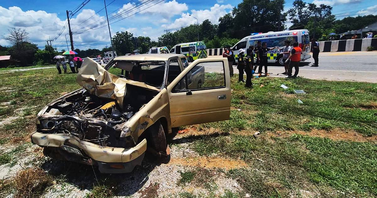Death toll hits 10 in Thai monk procession crash