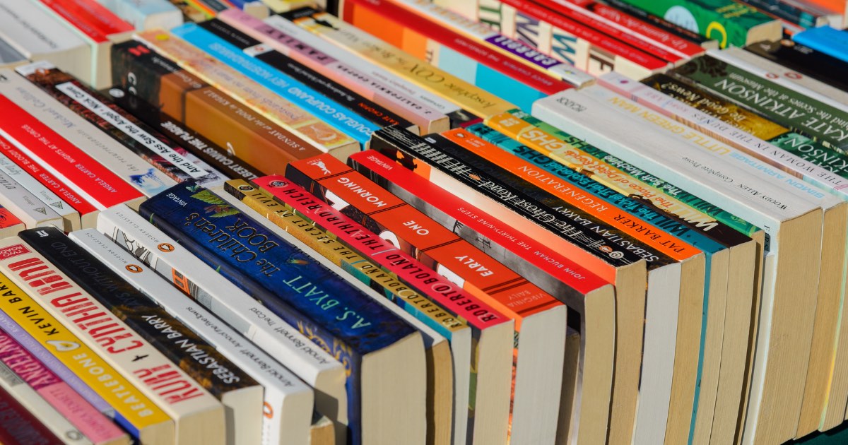 Check this out, book lovers: You can get two books for P100 until Oct ...