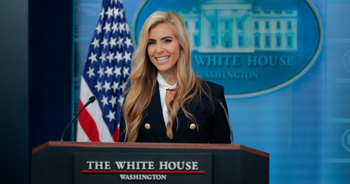 Trumps neue Pressesprecherin verteidigt ihren Titel als „Anwältin“