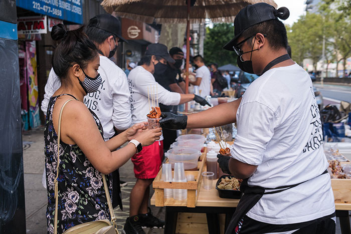 They don't mind waiting for hours just to get their Pinoy food cravings satisfied!