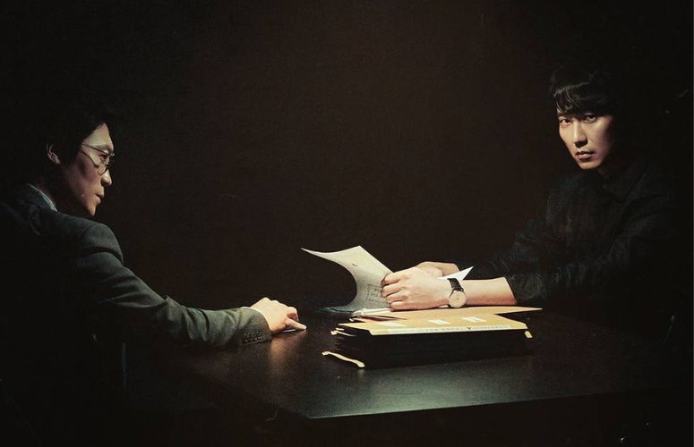 Jin Seon-kyu and Kim Nam-gil in Through the Darkness (SBS)