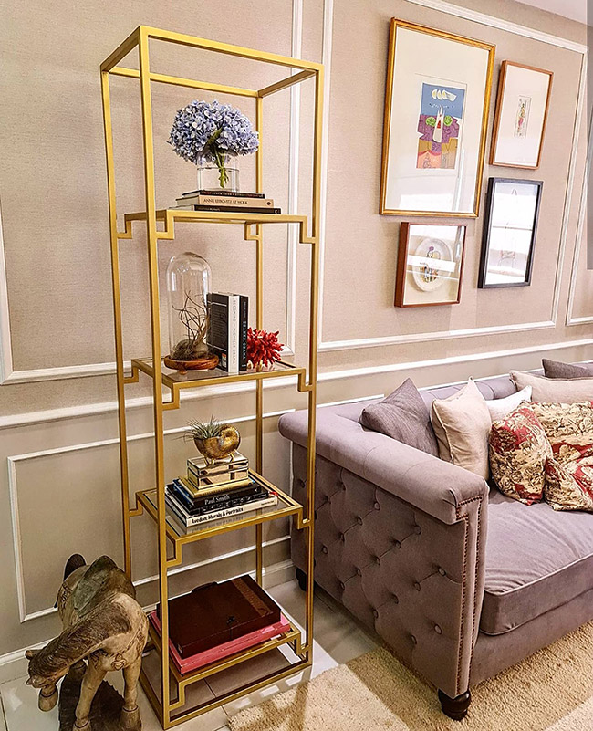 Apples describes her style as eclectic. “I appreciate symmetry but I don’t like things that are matchy-matchy.”