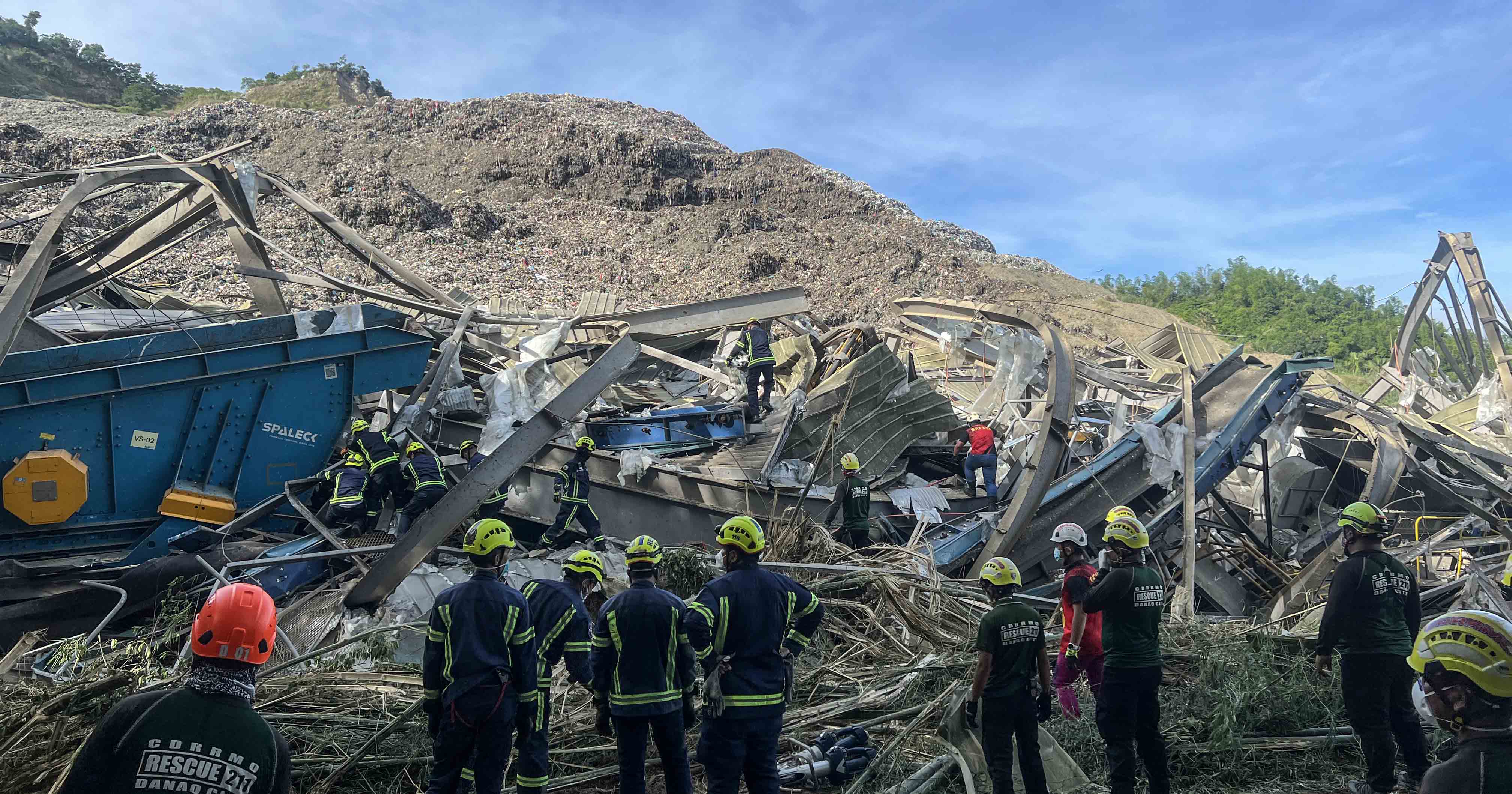 Death toll climbs after trash site collapse buries dozens in Cebu ...